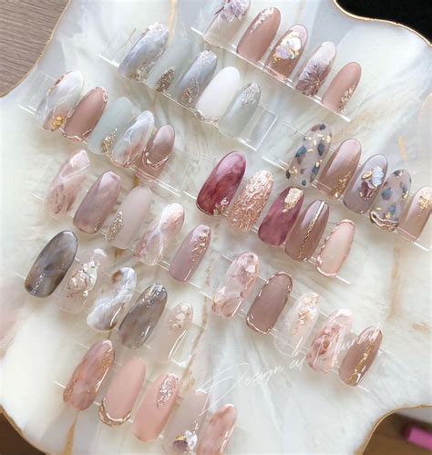 miu Nails.